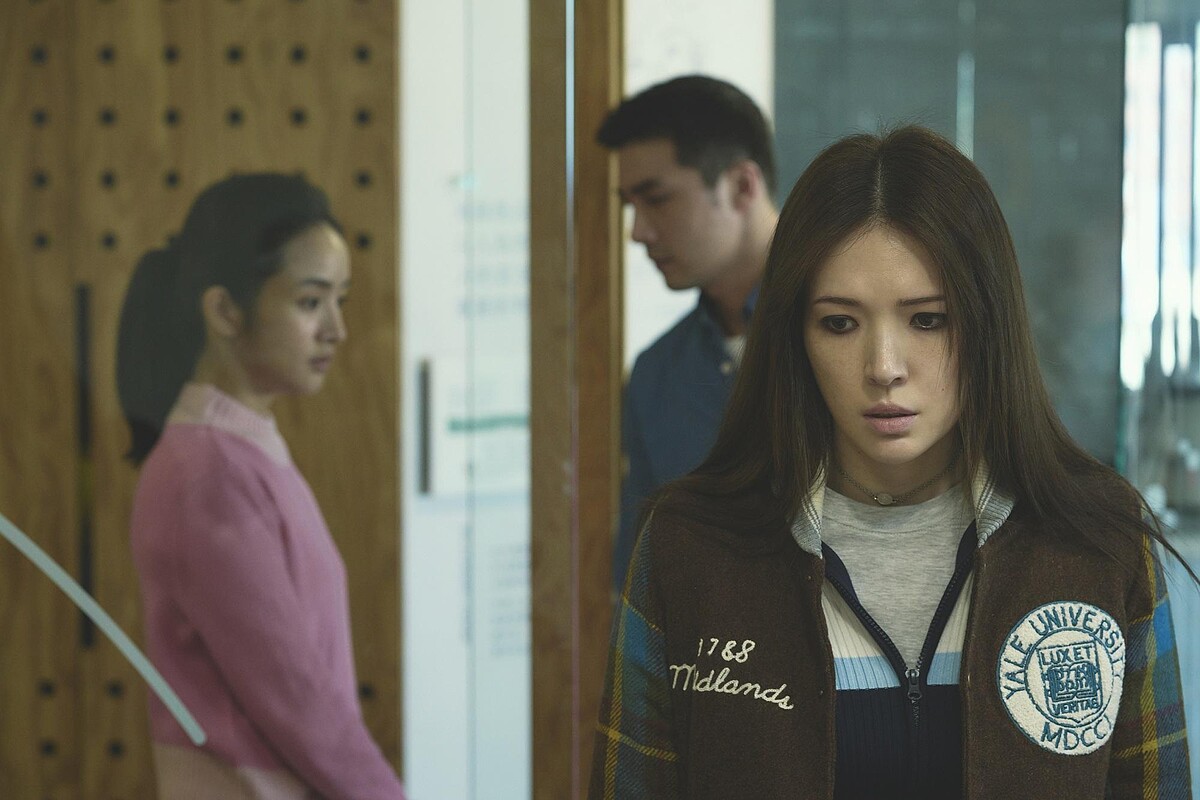 在三人關係中，簡慶芬不打算輕易放棄。