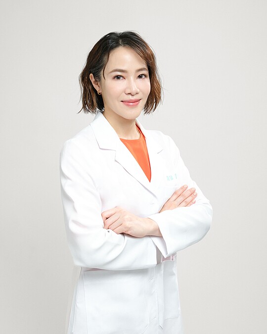 皮膚科張瑋庭醫師