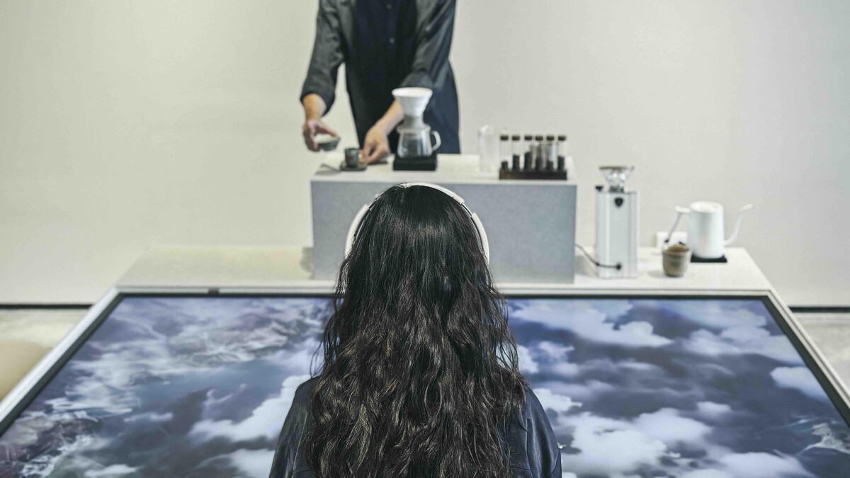 結合多元與跨領域專家、職人、藝術家，以創作形式探索體驗，於板前架設舞台，成為一兼具知識與藝術理解的演繹互動。圖片來源：留白計畫 blank plan。