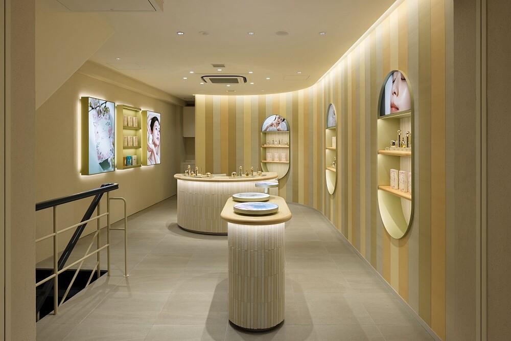 抗糖的多種可能性在此發生,COCOCHI東京表參道旗艦1F「SKINCARE STORE」。