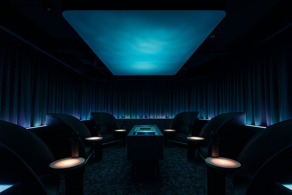 COCOCHI東京表參道旗艦店以「水庭」為核心,打造3F COCOCHI LOUNGE冥想空間。