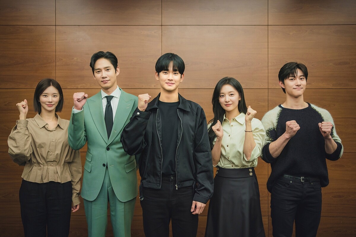 演員陣容強大。