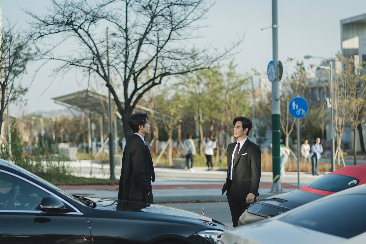 劇中也展現了座車絕佳的性能。