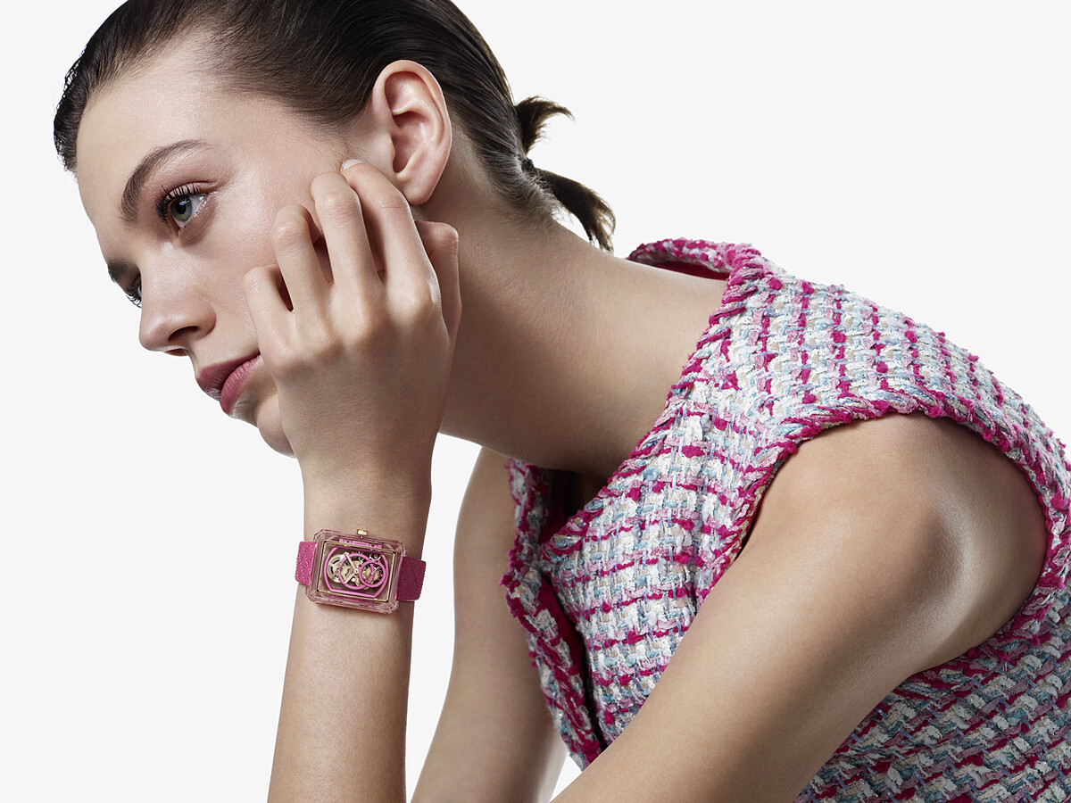 Boy·Friend X-Ray 粉紅鏤空腕錶_穿戴圖