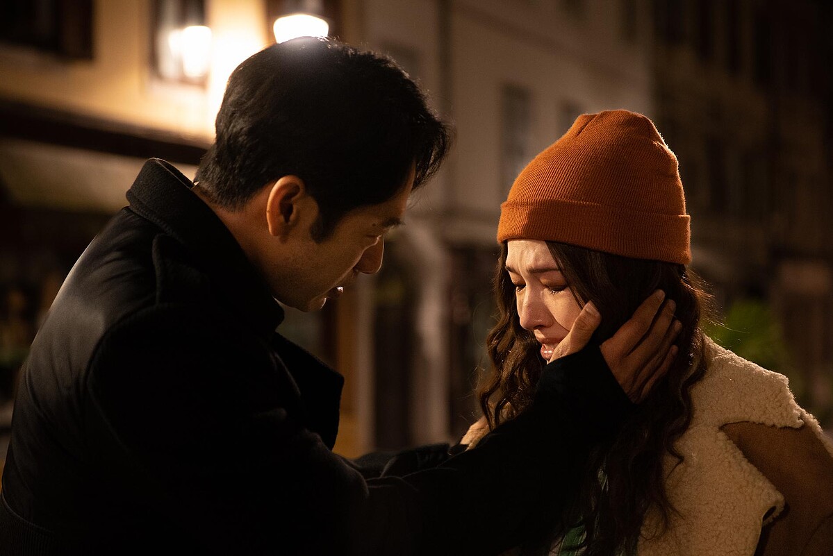 《不夠善良的我們》劇中，許瑋甯、路斯明情定義大利。