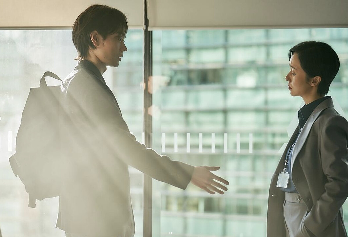 泉新一來到韓國拜訪崔俊京。