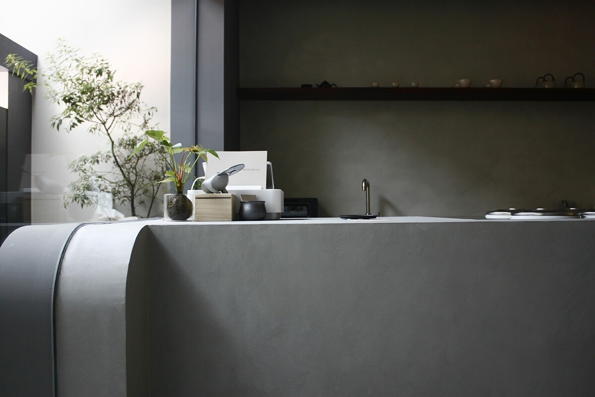 位於台中草悟道巷內的「MINIMAL」。