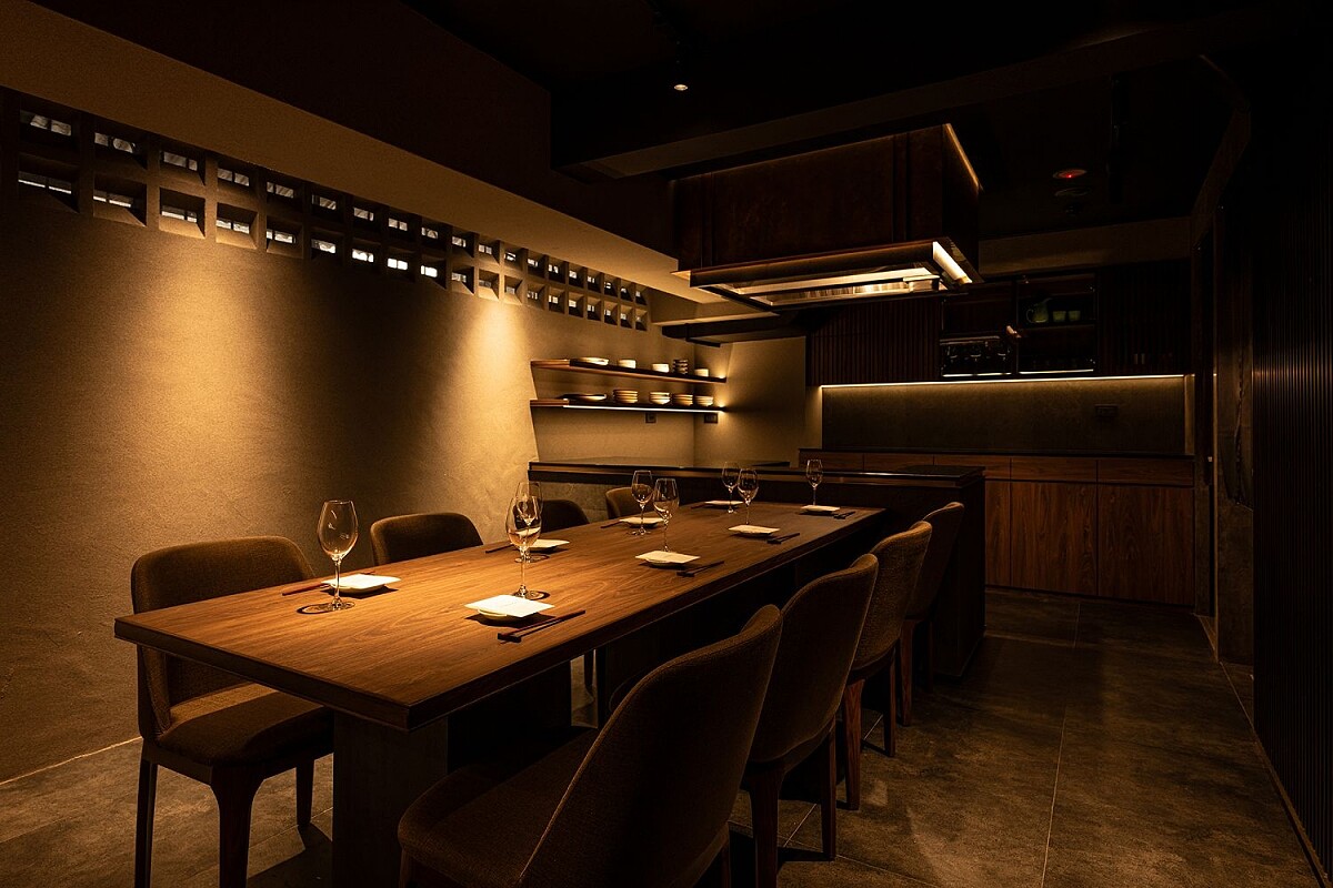 「牛花 USHI HANA」打造一間可容納8人用餐的專屬包廂。