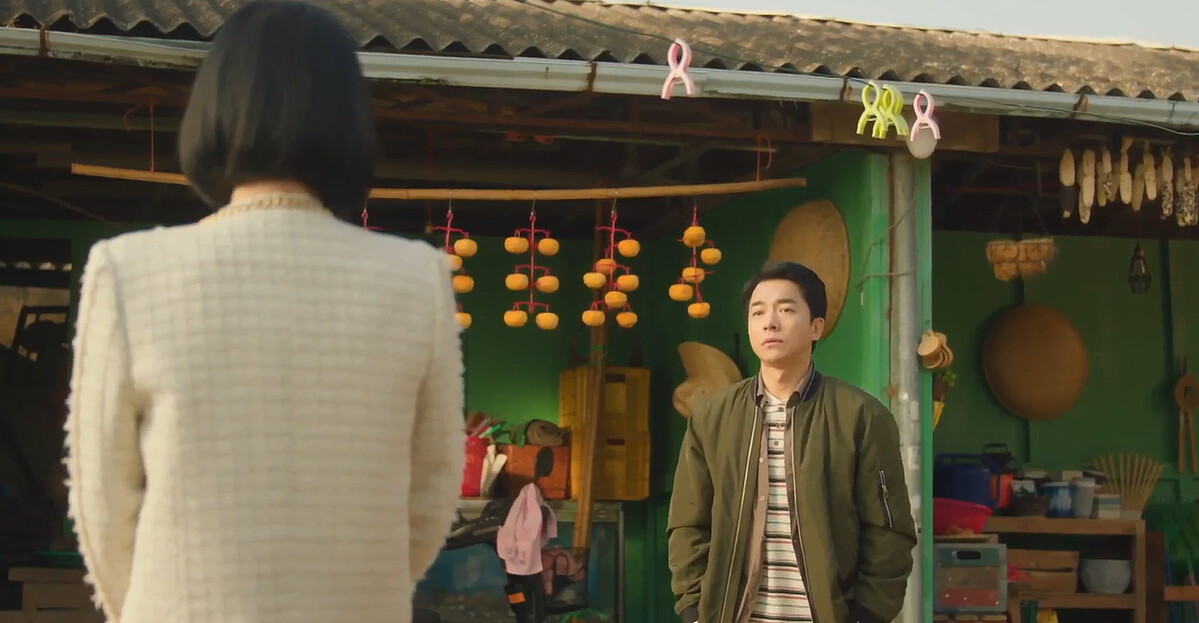 金英松害羞開口要洪凡資下次再來，身後掛著一串串紅柿，難道韓國人也說&rdquo;好柿發生&rdquo;嗎？