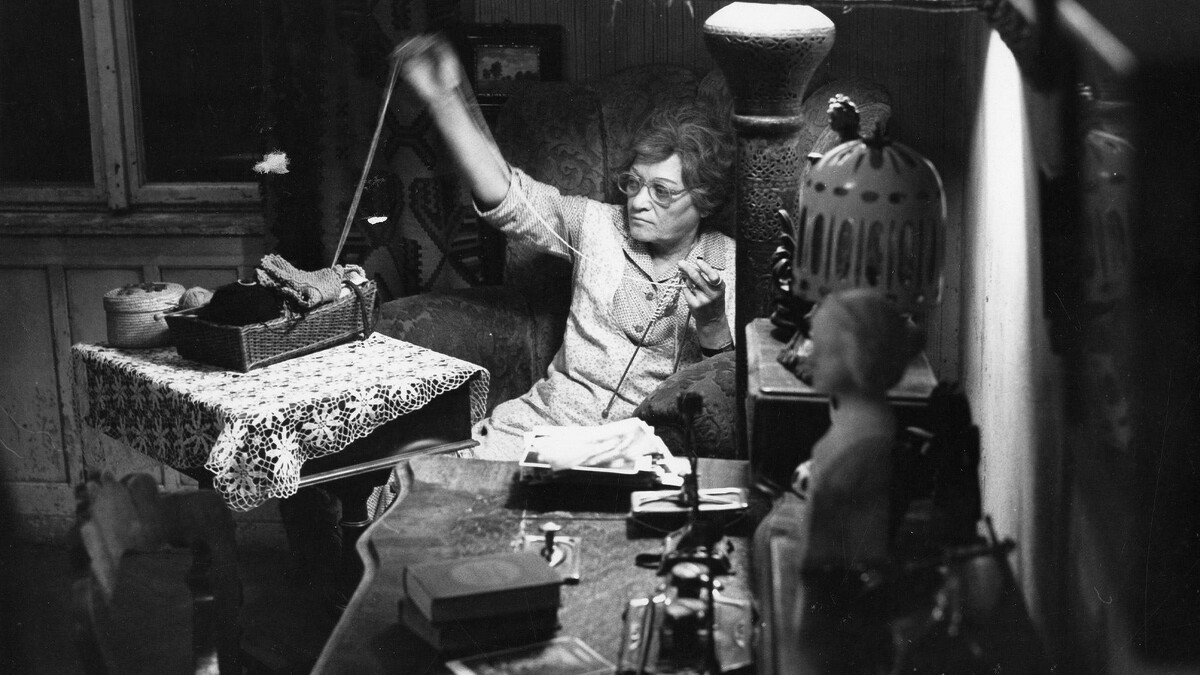 《寂寞換換屋》(The Lady from Constantinople)談論高昂居住現實