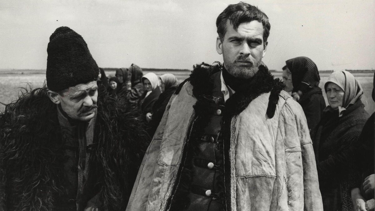 《圍捕》(The Round-Up)模擬權威和個人之間複雜的關係