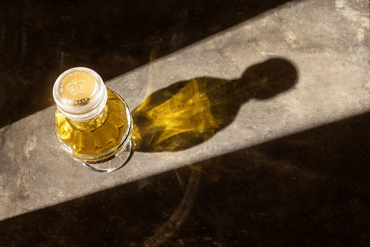 Maison Psyché 魅頌詩蝶的名字源自邱比特與賽姬的神話故事,故事賦予賽姬一對蝶翼,象徵靈魂與蛻變