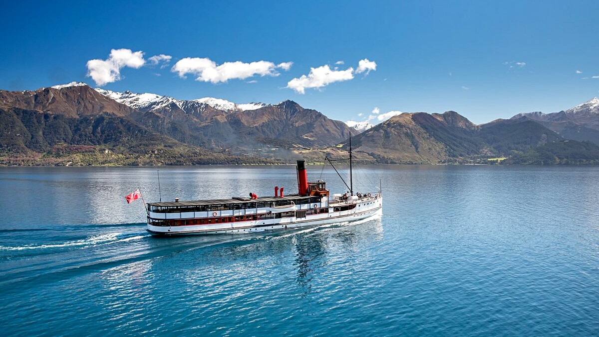 搭TSS厄恩斯勞蒸汽船欣賞瓦卡蒂普湖美景