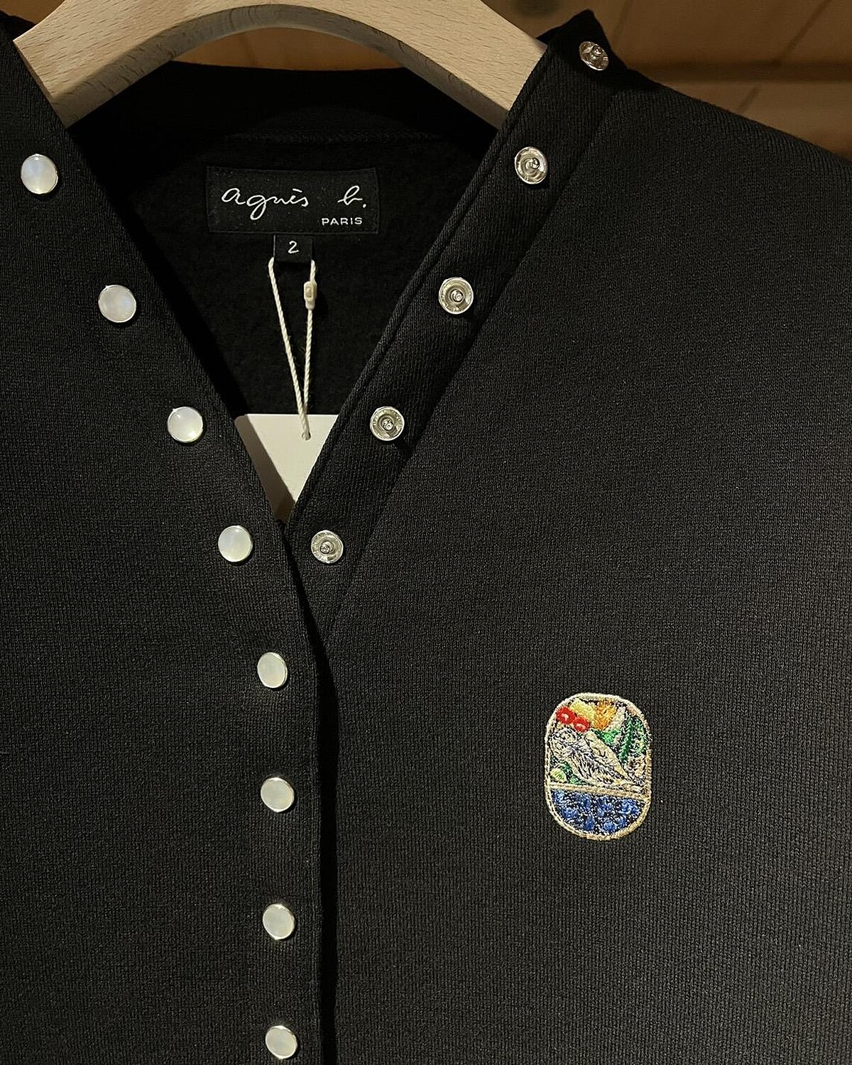 OBENTO 限量經典開襟外套。