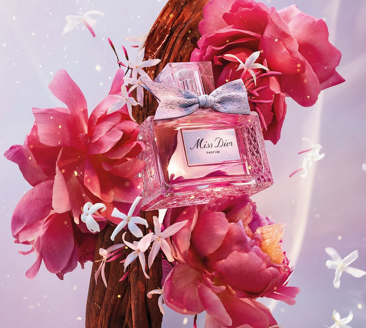 《Miss Dior香精》35ml NT$3,800、50ml NT$4,850、80ml NT$6,750。