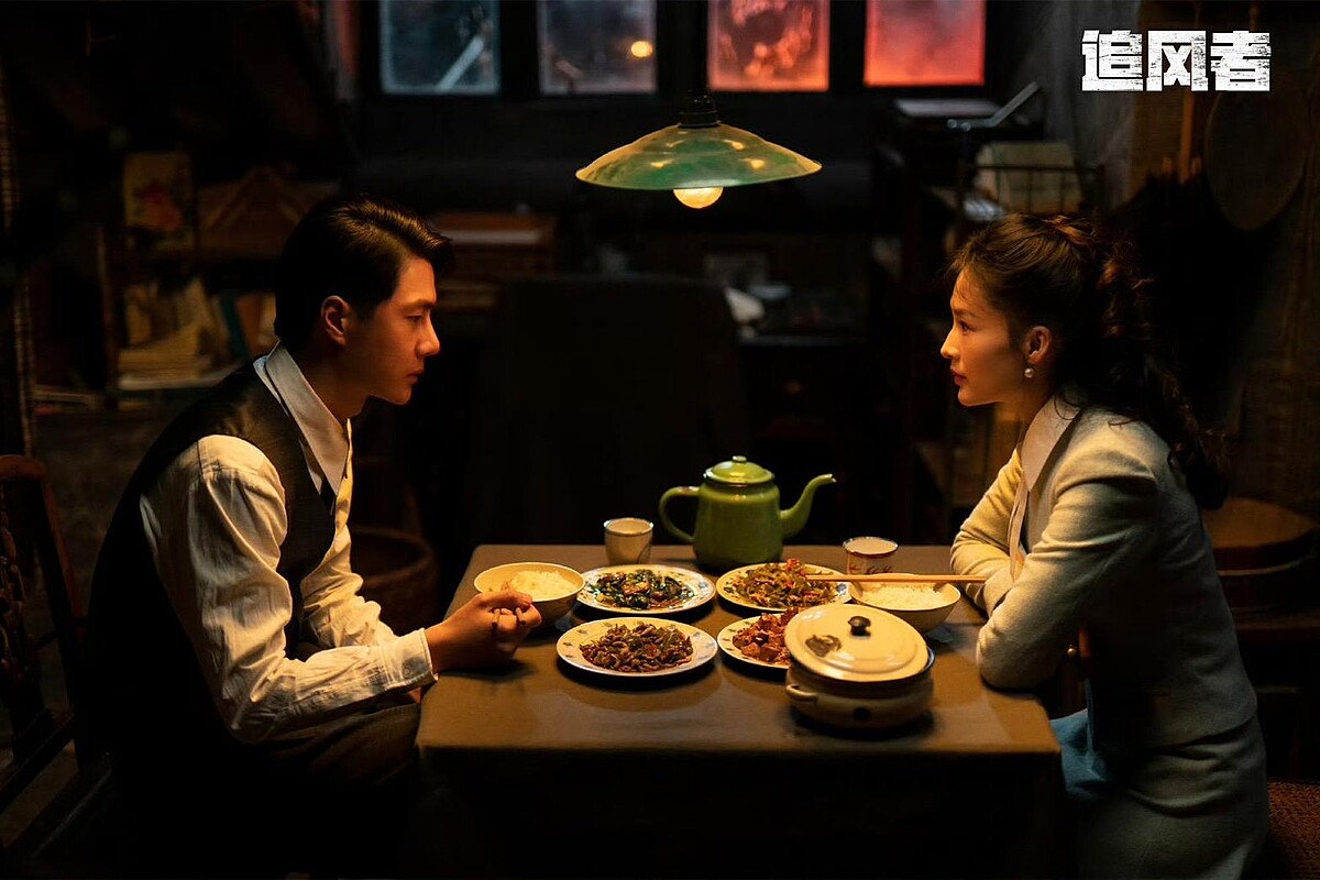 王一博拿全劇最高片酬（左），李沁第三高（右）。