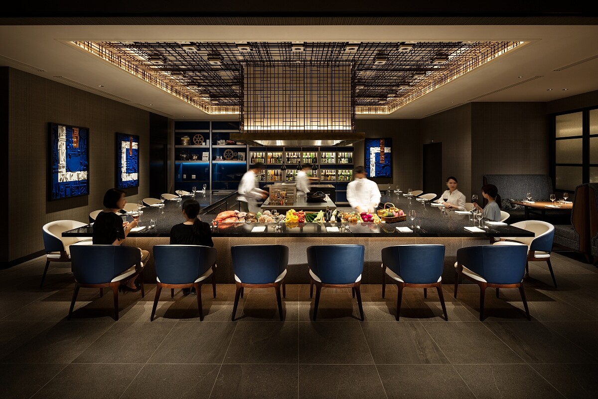 「Robata OYAMA」為今年甫開幕的爐端燒料理餐廳。