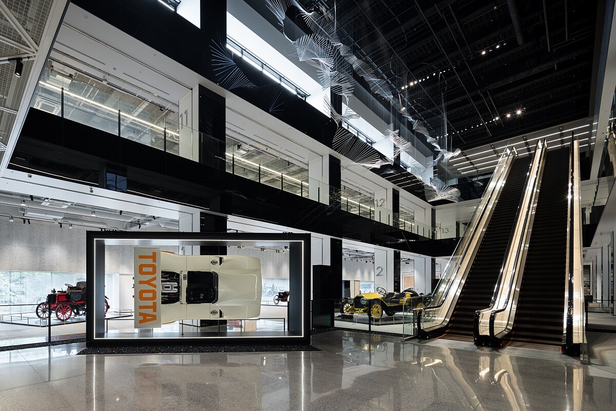 酒店一樓至二樓空間設有「富士動力運動博物館 Fuji Motorsports Museum」。