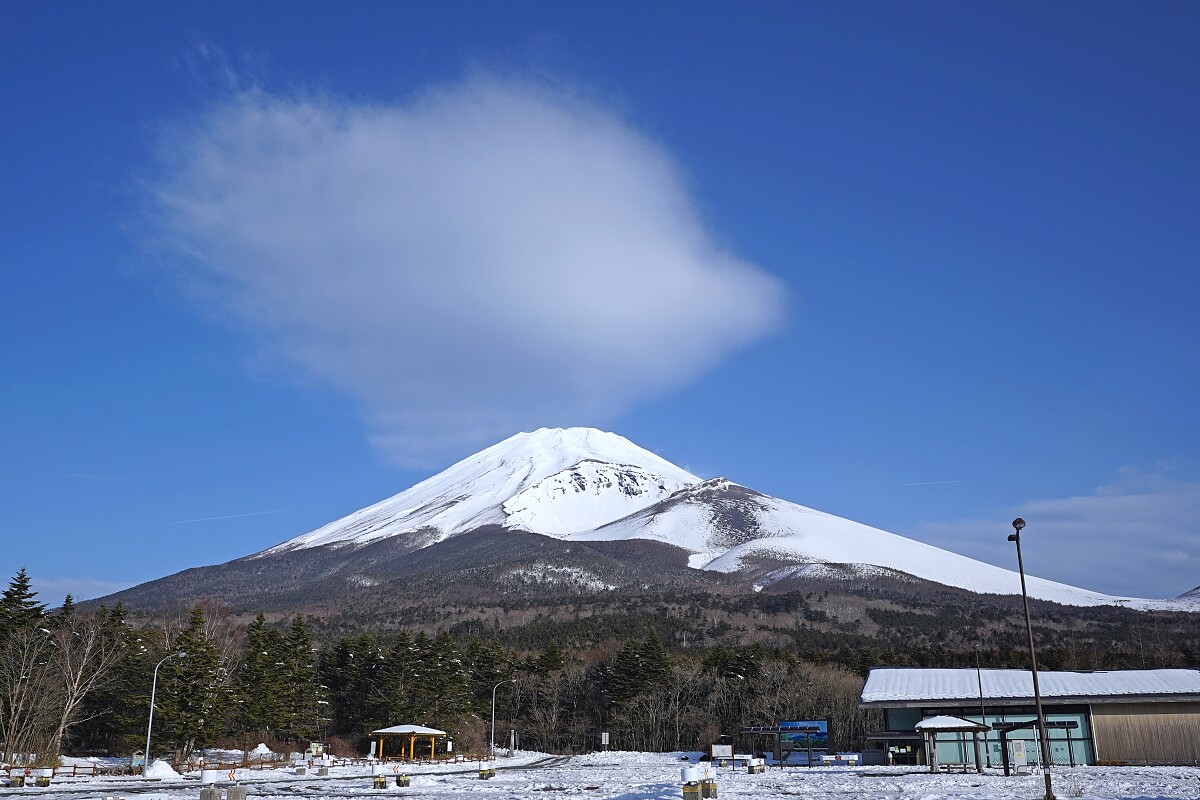 「水頭塚公園」有絕佳的視野觀賞富士山。