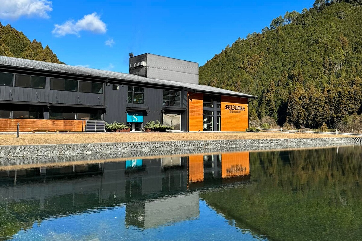 「Gaiaflow Shizuoka Distillery」則位於靜岡保護山區內。