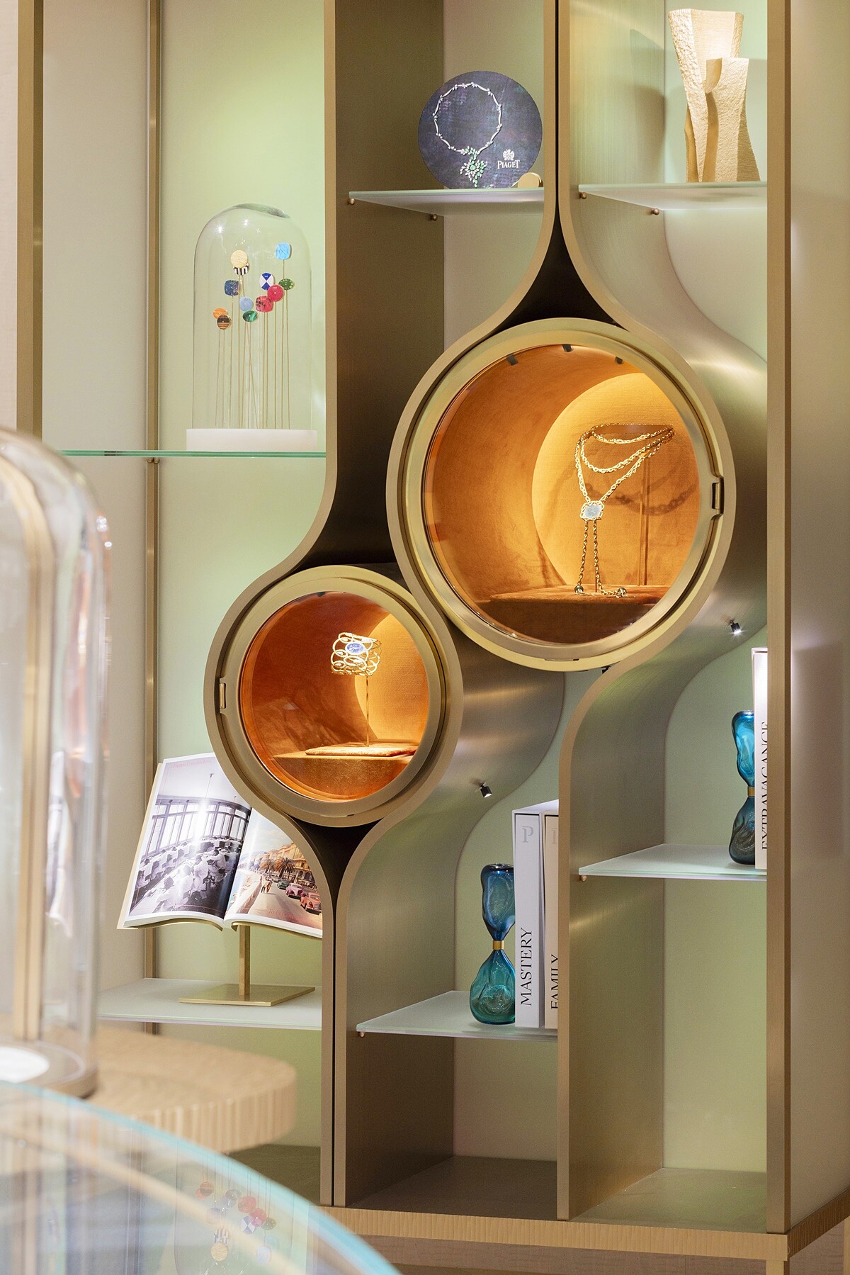 全新PIAGET伯爵台北101形象概念精品店_古董多寶閣