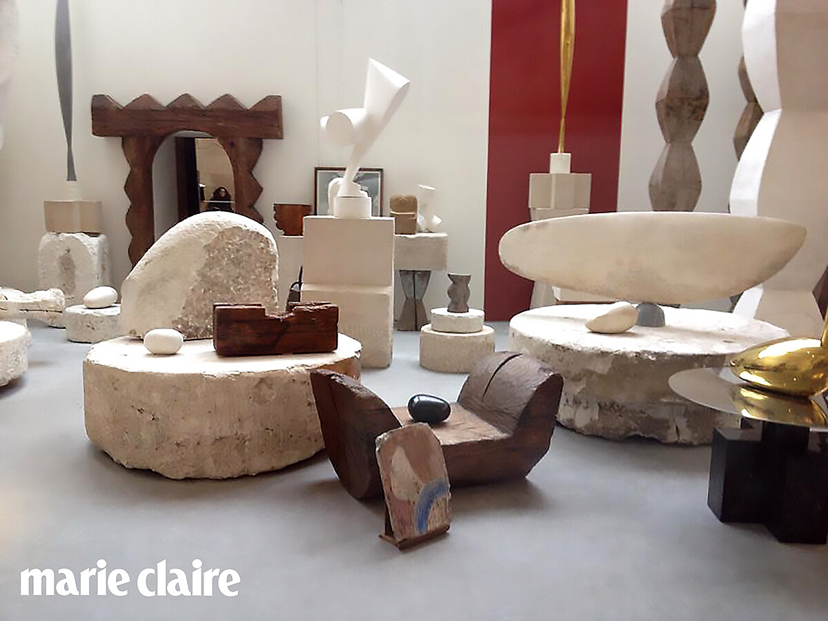 龐畢度中心前為現代主義雕塑先驅康斯坦丁・布朗庫西所重現的工作室一隅。