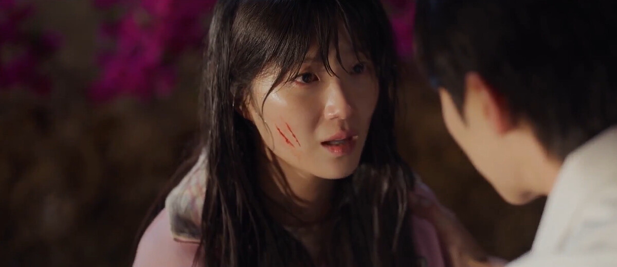 任率慶幸自己躲過劫難，但瞬間又穿越回2023，留下不認識善宰的&rdquo;小率&rdquo;驚魂未定