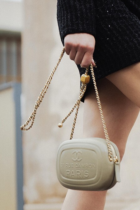 香奈兒最新2024/2025 Cruise度假系列。