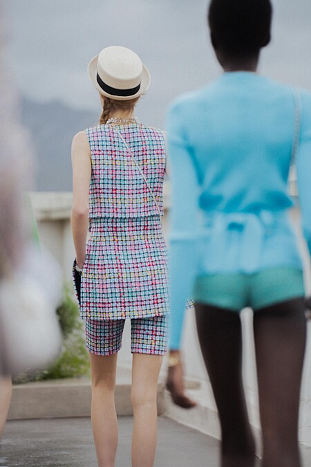 香奈兒最新2024/2025 Cruise度假系列。