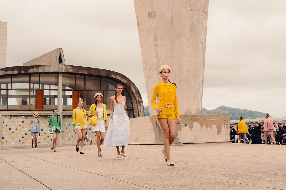 香奈兒最新2024/2025 Cruise度假系列。