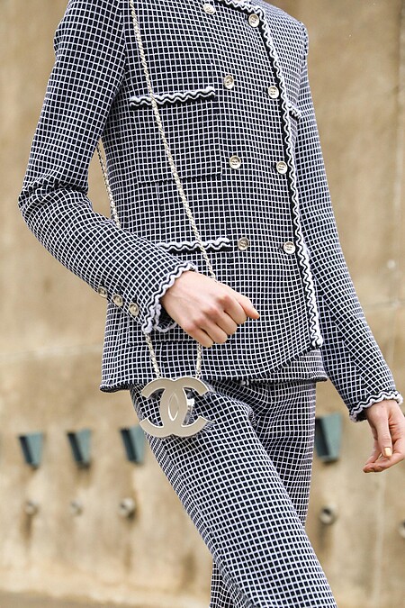 香奈兒最新2024/2025 Cruise度假系列。