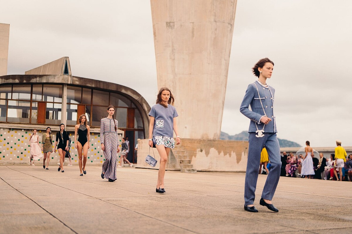 香奈兒最新2024/2025 Cruise度假系列。