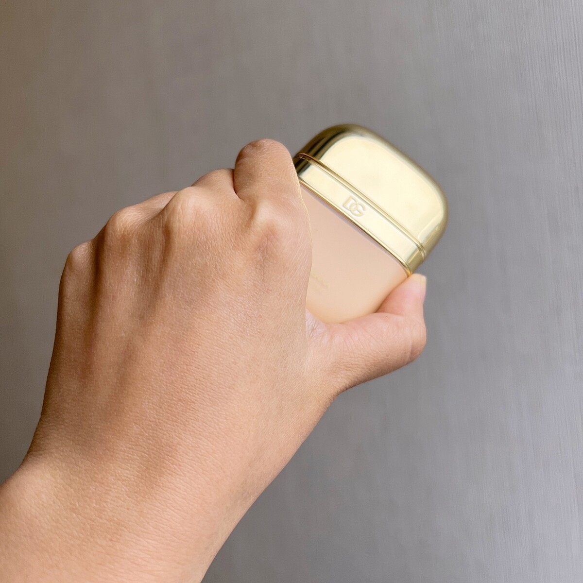 Dolce & Gabbana天生美膚藍莓精萃粉露(共30色),NT1,750