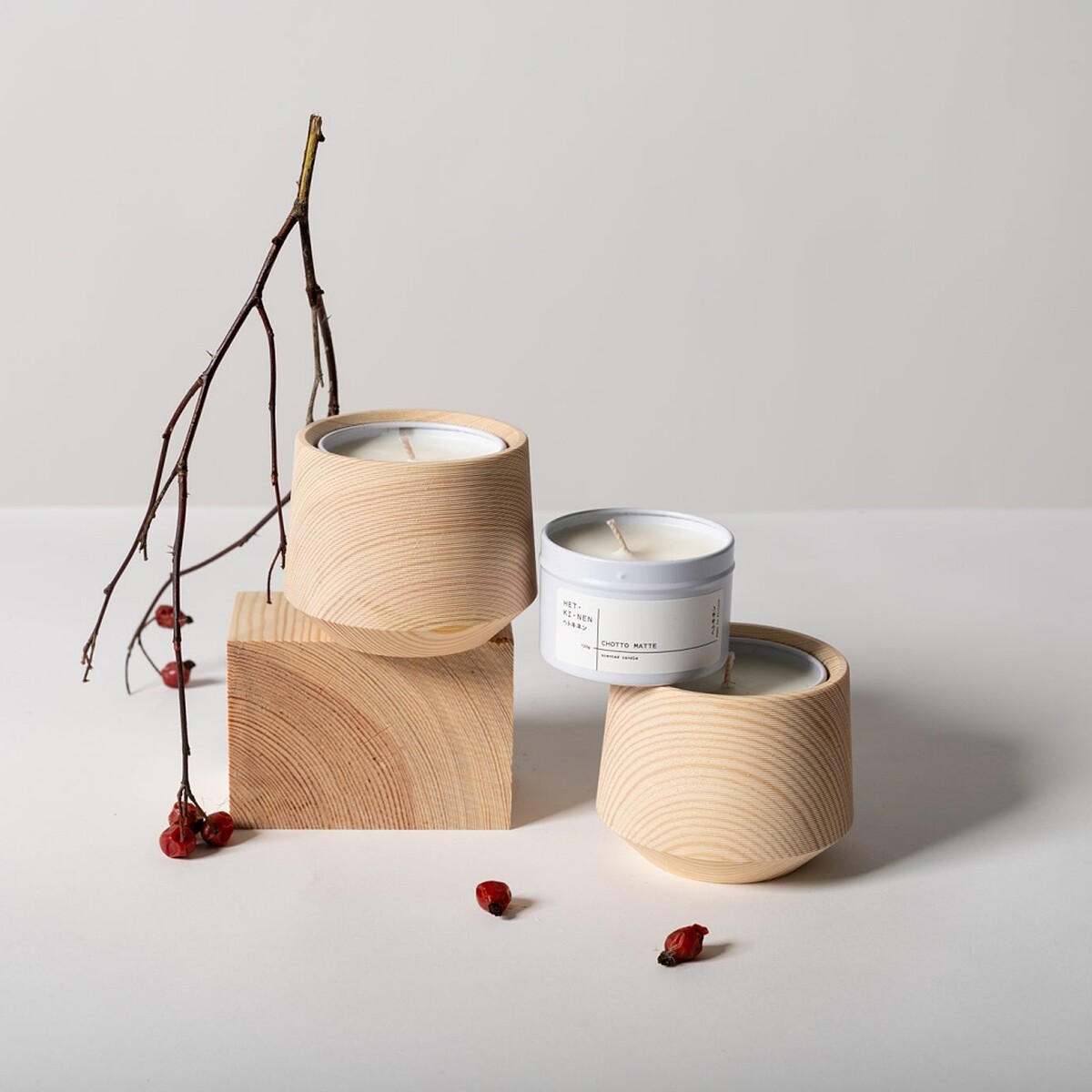 HETKINEN 鋁盒香氛蠟燭+松木燭杯組系列，NT2,980