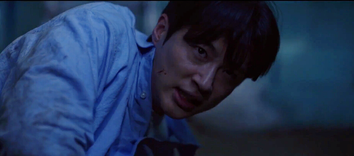 善宰額頭上的疤是大學時救任率留下的，這次與凶手正面交鋒