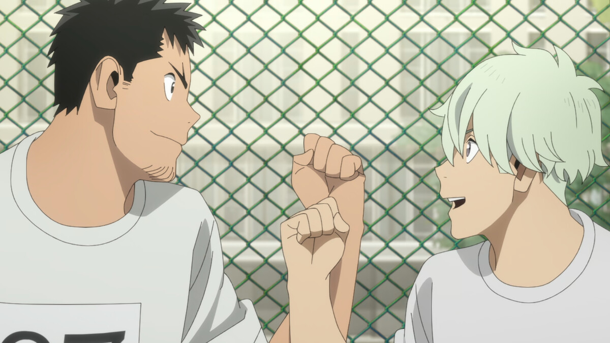 市川與卡夫卡一起努力要通過防衛隊考試。