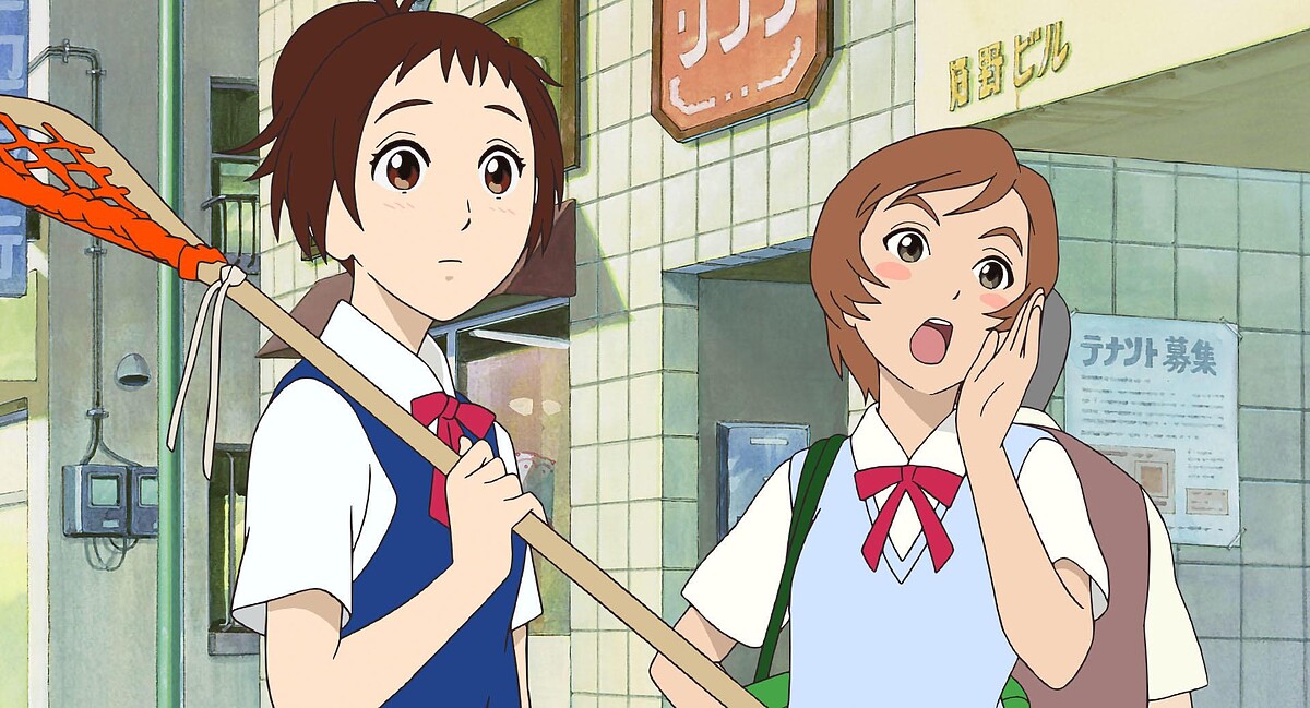 同學廣美(右)敲邊鼓，希望小春(左)勇敢告白