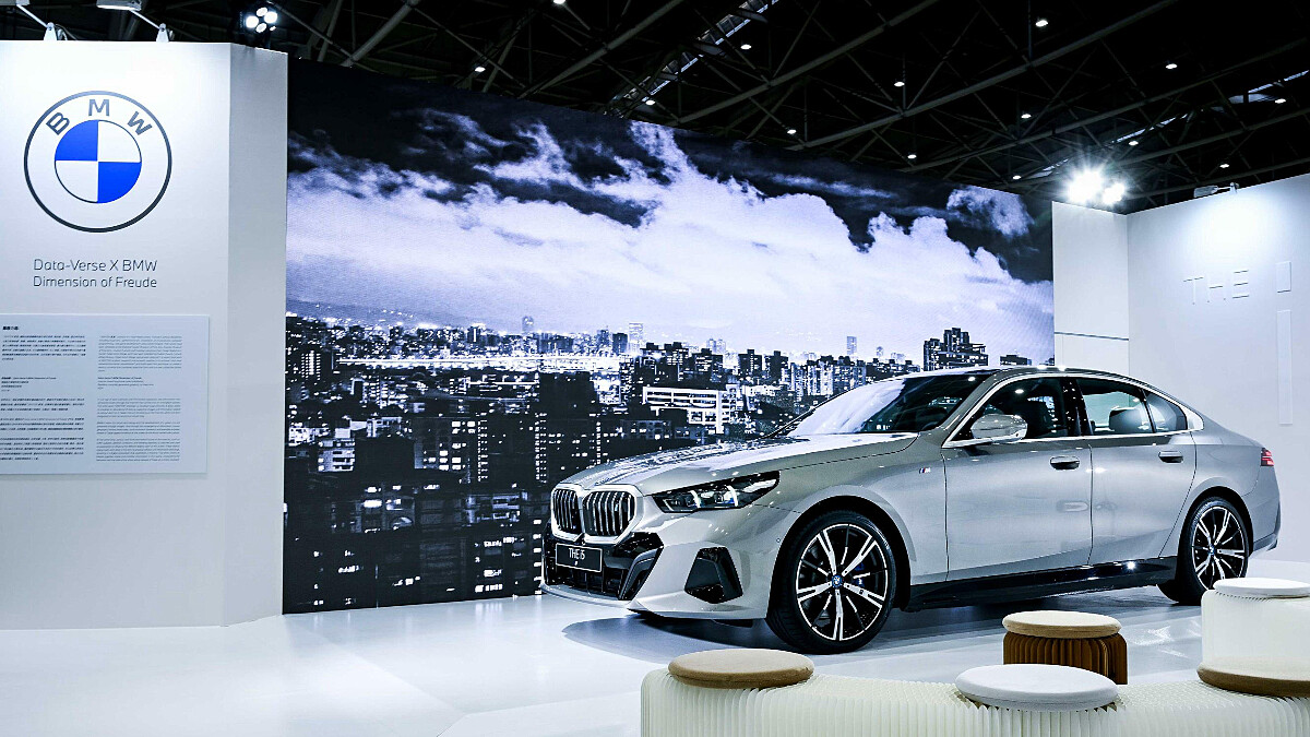 BMW攜手2024年度台北當代藝術博覽會精彩展演，豪華純電未來移動新概念。