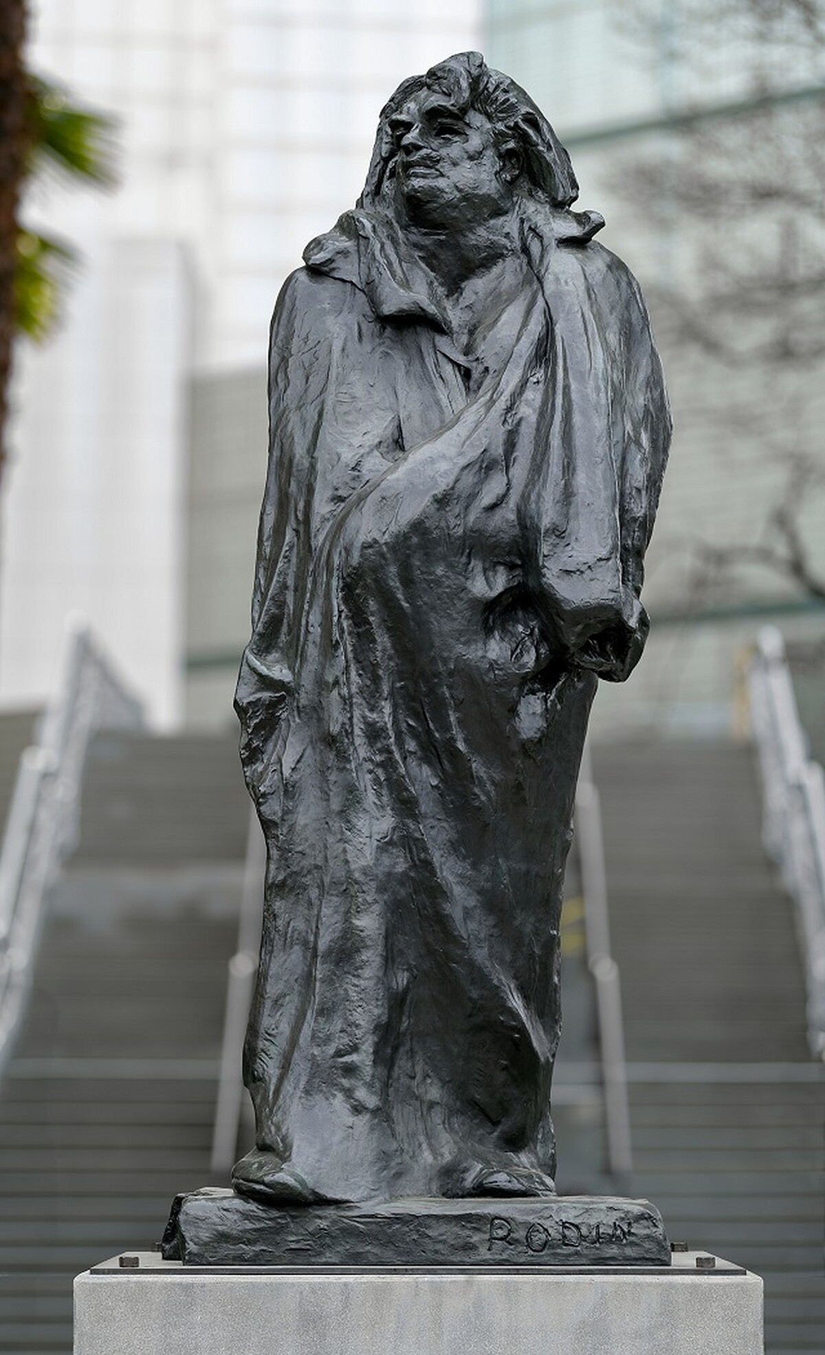 Monument to Honore de Balzac。photo © Museum Associates/LACMA。