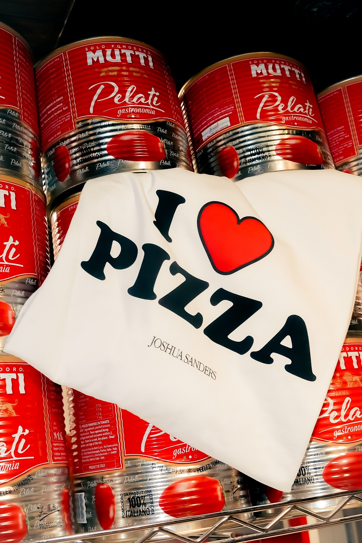 2024 THE SPAACE x JOSHUA SANDERS 膠囊系列，以食物為題，充滿樂趣。