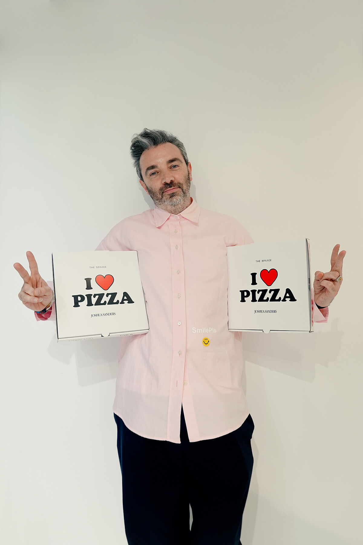 Joshua Sanders 品牌總監 Vittorio cordella，充滿活力與熱情。