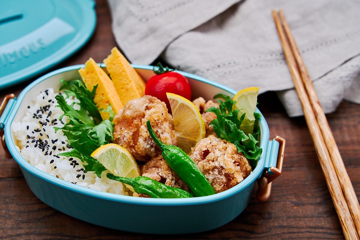 親手準備多種便當食材，打造屬於自己的日式便當。