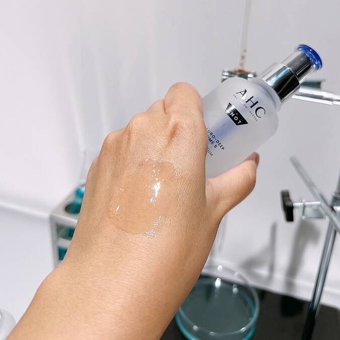 AHC醫美科研超導水光玻尿酸精華質地。