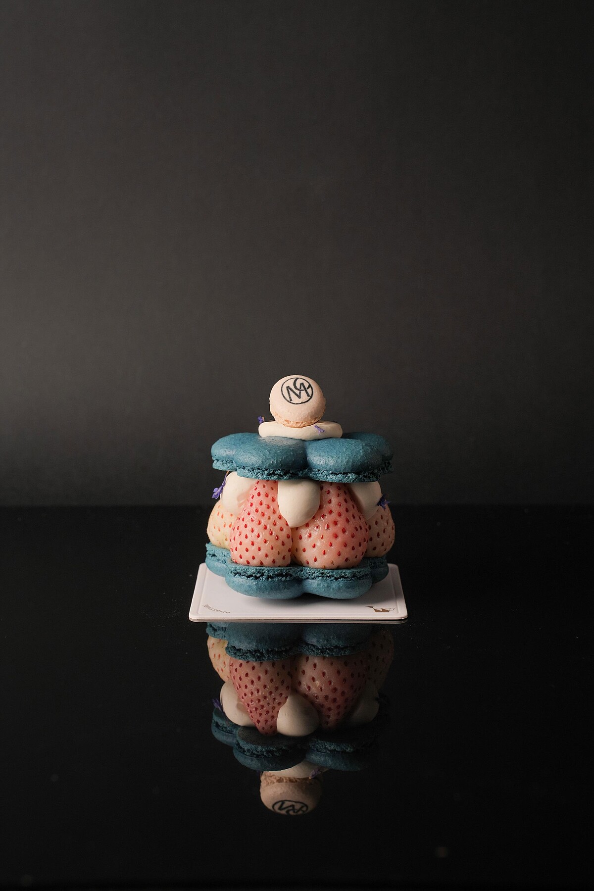 「MANO MANO」藍伯爵草莓馬卡龍