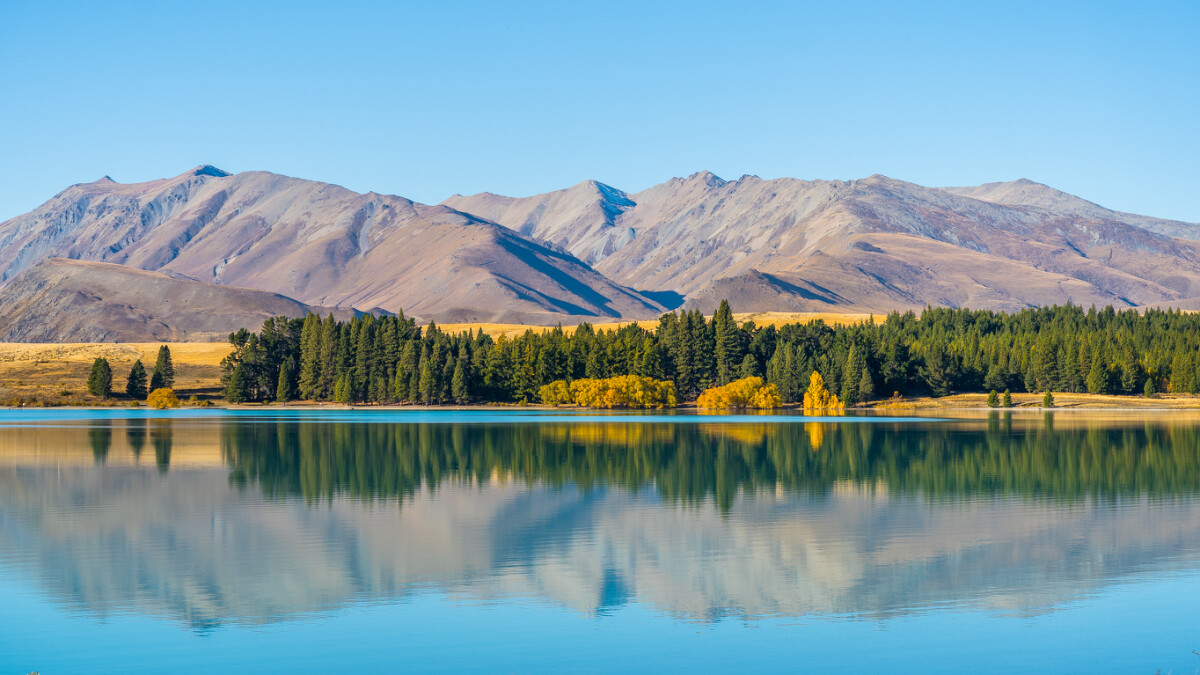 蒂卡波湖秋季景色