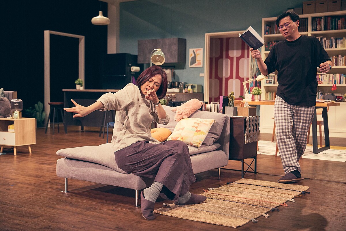 杜思慧（左）在《婚內失戀》和吳世偉再度詮釋結婚30年的夫妻。