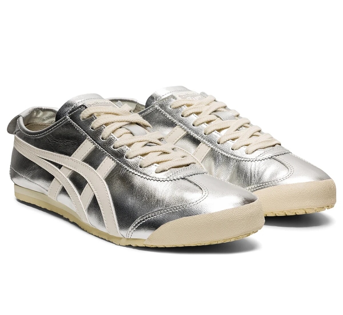 Onitsuka Tiger銀底白虎爪紋 MEXICO 66，NT$3,880。