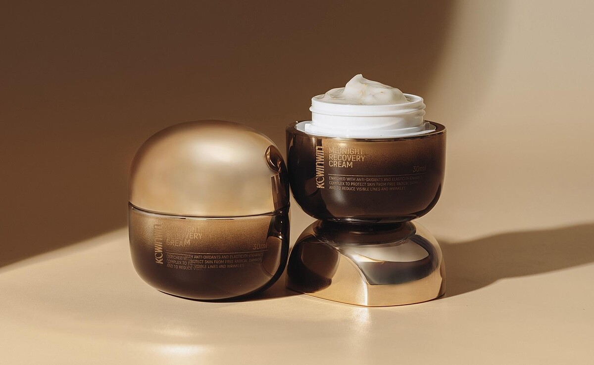 熬夜霜2.0全新升級！7大配方全方位調理煥齡、撐起青春澎彈的奧秘。「熬夜霜」 30ml NT.1250