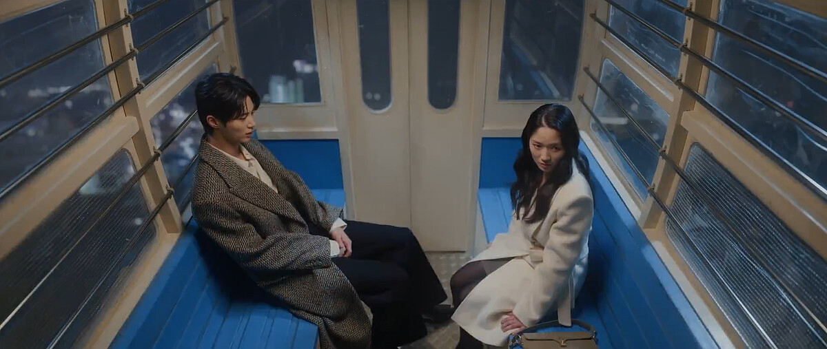 善宰說自己第一次來遊樂園卻有熟悉感，兩人像是被囚禁在命運的牢籠無法遁逃