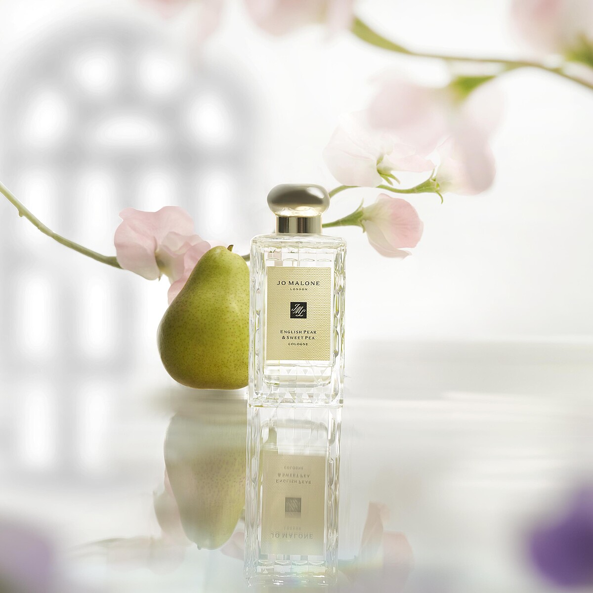 Jo Malone London英國梨與甜豌豆香水30ml，NT2,800、50ml，NT3,850、100ml，NT5,600